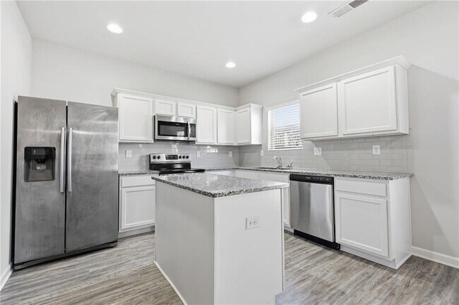 Foto del edificio - 3237 Cedar Crest Way