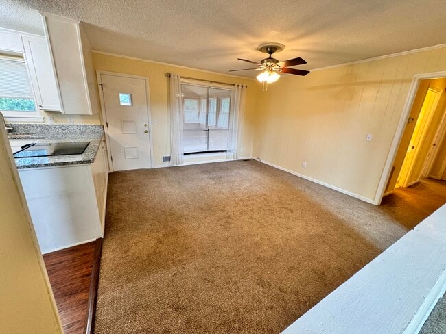 Building Photo - 3337 Quaker Springs Rd