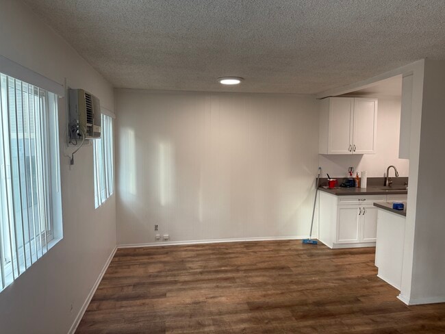 Photo - Camarillo Apartments