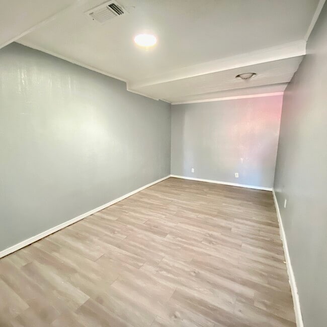 Foto del edificio - 909 W 21st St