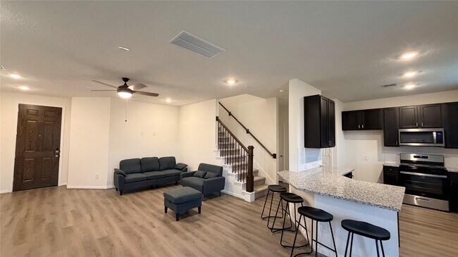 Building Photo - 2800 Cordova Hl Dr