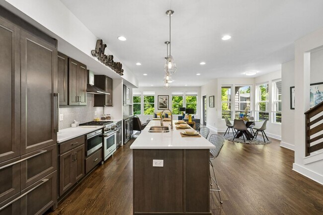 Foto del edificio - Secret Oasis in East Nashville - FOR LEASE