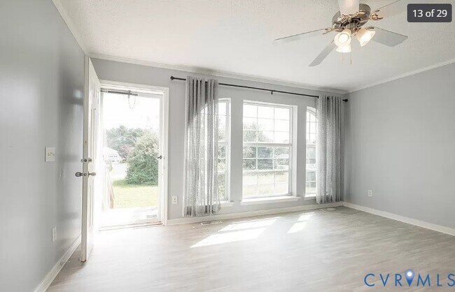 Foto del edificio - 11408 Creery Rd