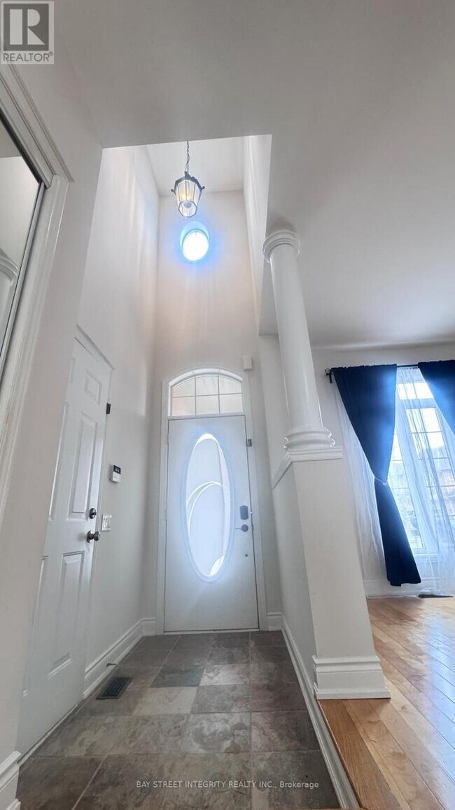 Photo du bâtiment - 3364 Hayhurst Crescent