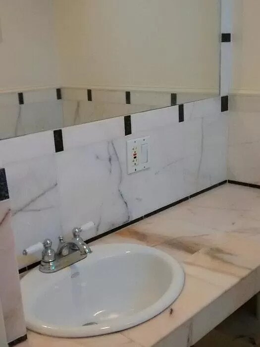 Foto del edificio - 571 N Main St