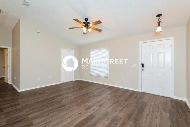 Building Photo - 3 Bedroom Pet-Friendly Home in POINCIANA, ...