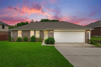 Building Photo - 12502 Hackberry Dr