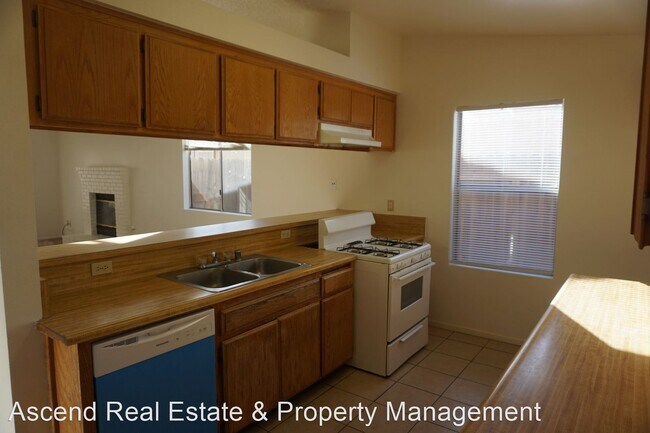 Building Photo - 4 br, 2 bath House - 506 Adelaide Avenue