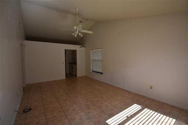 Building Photo - 390 Douglas Way