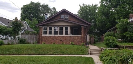 Building Photo - 2230 16th Ave
