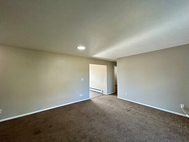 Building Photo - 2701 E Scenic Ct