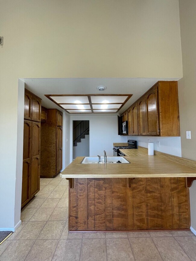 Foto del edificio - Mesa Circle Drive Townhouse with Loft!