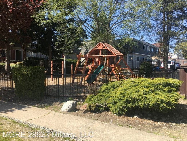 Building Photo - 28623 Military Rd S