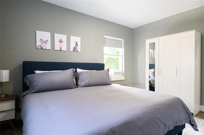 Foto del edificio - 1020 N Victoria Park Rd