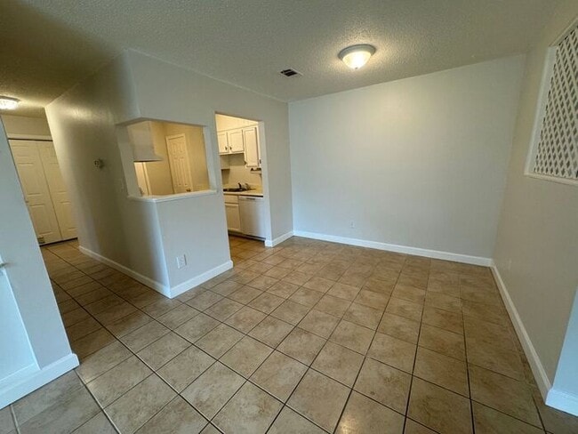 Building Photo - Gulf Breeze - Greenbriar Estates - 2 bedro...