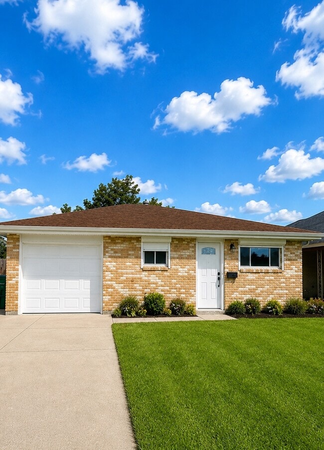 Building Photo - 1752 Diane Dr