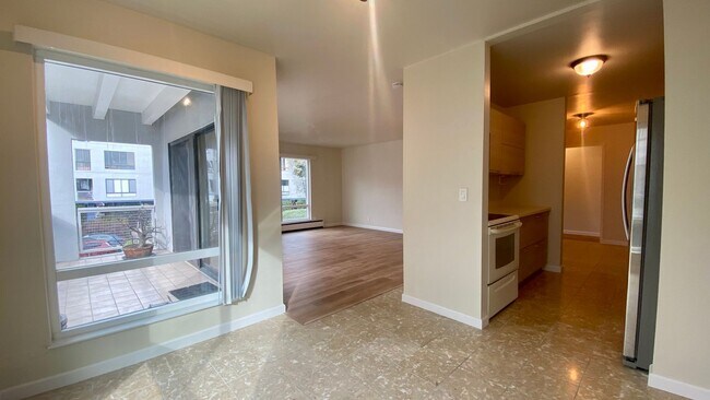 Foto del edificio - The Largest and Fully Remodeled 1-Bedroom at Watergate w/ Water View & Walk-In Closet