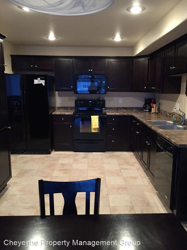 Building Photo - 3 br, 2.5 bath House - 3829 Raindancer Trail
