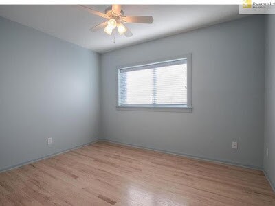 Foto del edificio - Ellington Condos