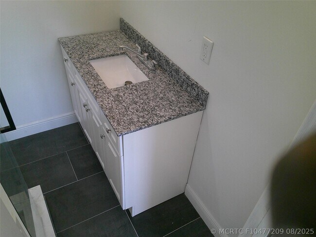 Foto del edificio - 3810 SW 52nd Ave