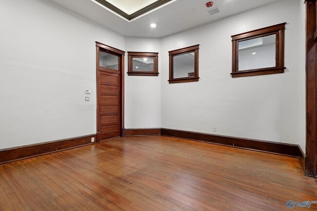 Building Photo - 719 Bank St NW