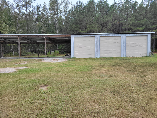 Building Photo - 2945 Country Club Rd
