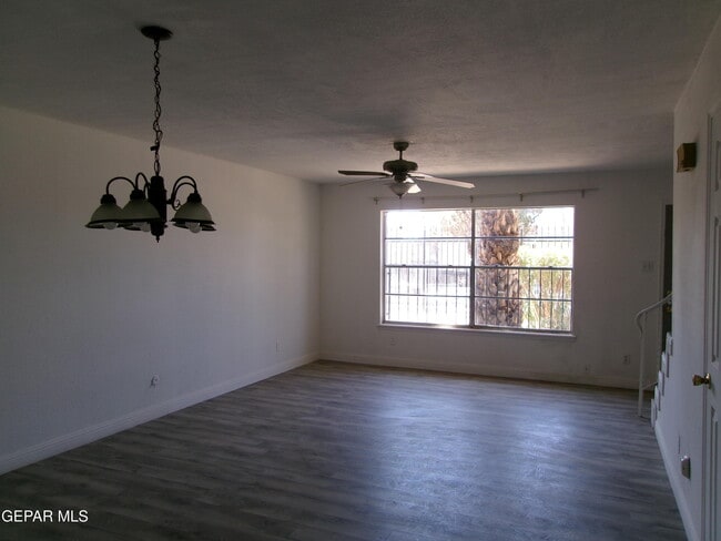 Foto del edificio - 6700 Escondido Dr