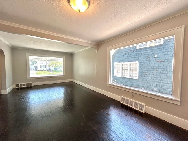 Building Photo - Two Bedroom Home in Muskegon