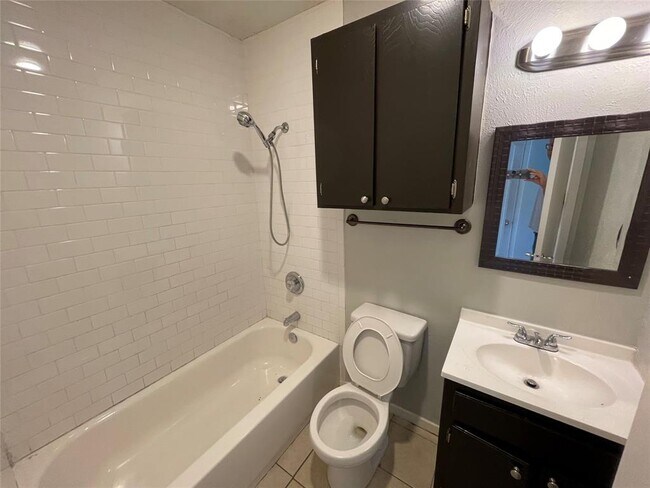 Foto del edificio - 10507 Golden Meadow Dr