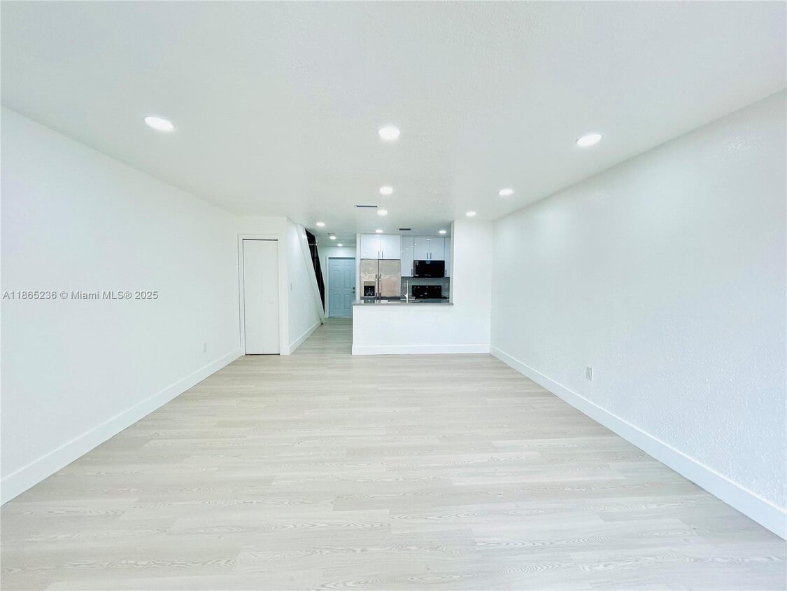 Primary Photo - 3639 W 11th Ave