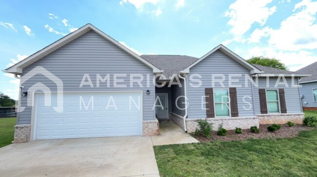 Foto del edificio - Home for Rent in Eastaboga, AL...Available to View with 48 Hours Notice!!
