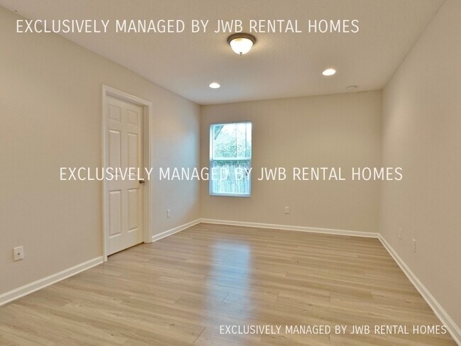 Building Photo - 8740 Buttercup St