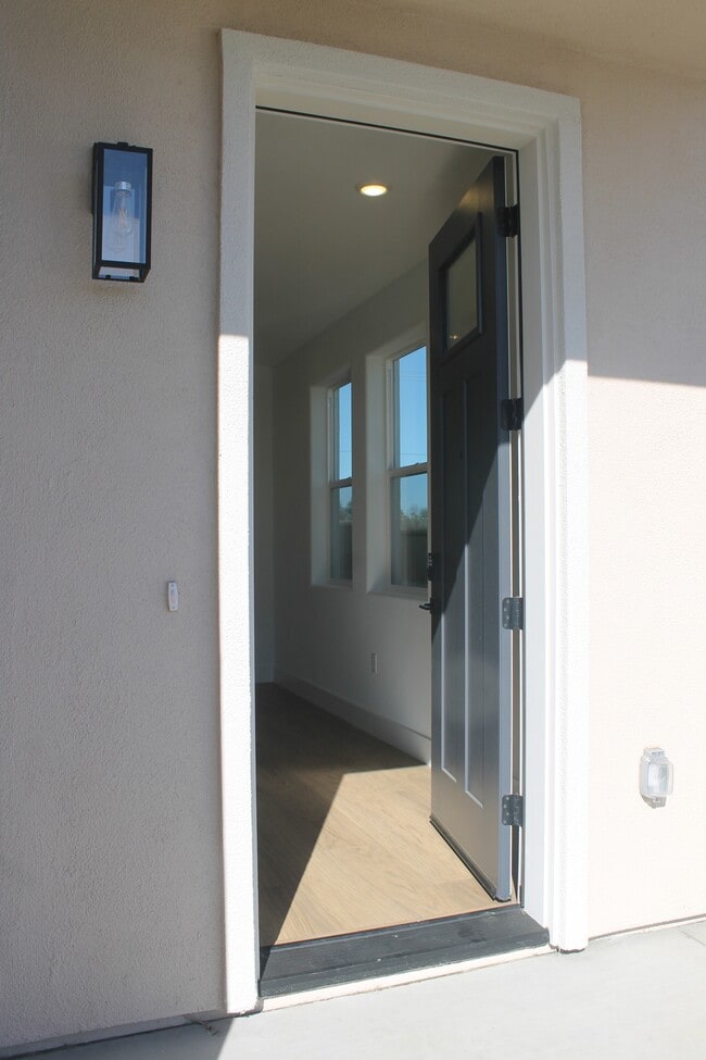 Building Photo - 3841 Zapata St