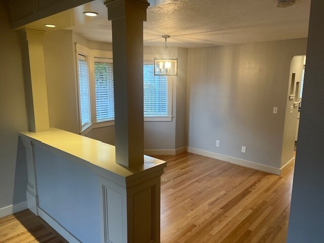 Foto del edificio - 16062 SW Red Clover Ln.