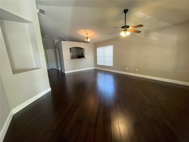 Building Photo - 1014 Lake Shore Ranch Dr