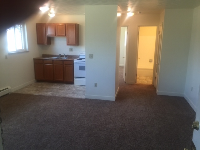 unit 5; available to show - East 19th Ave Apts