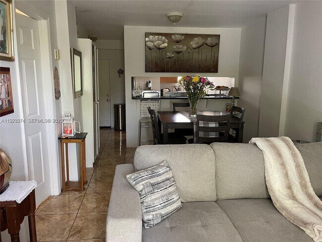 Building Photo - 665 NE 83rd Terrace