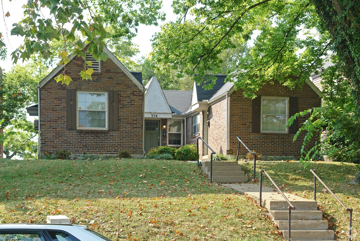 Primary Photo - 938 Russell St