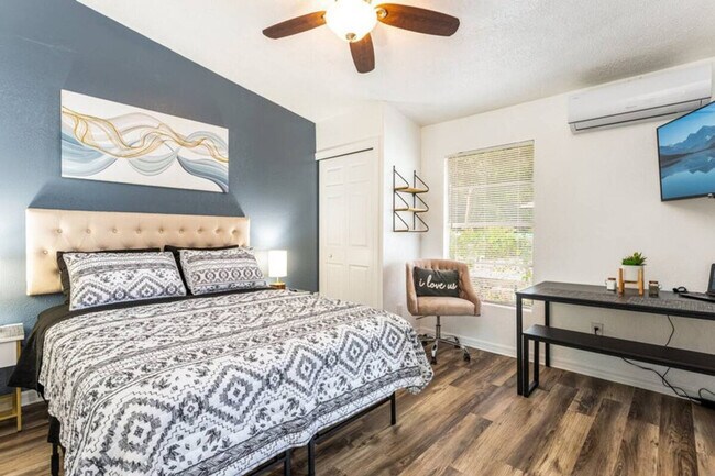 Foto del edificio - 2233 E Kaley Ave