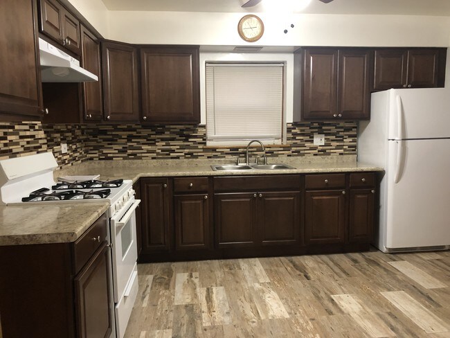Foto del edificio - 7732 W Addison St