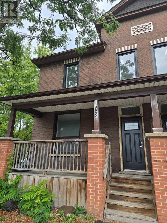 Building Photo - 1354 Queen St E