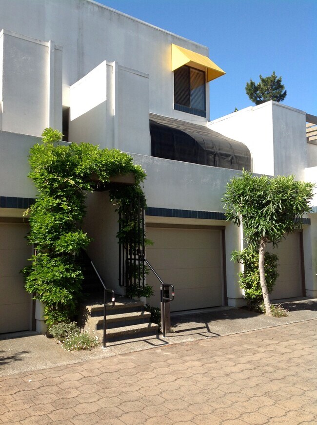 Building Photo - 928 Lido Ln