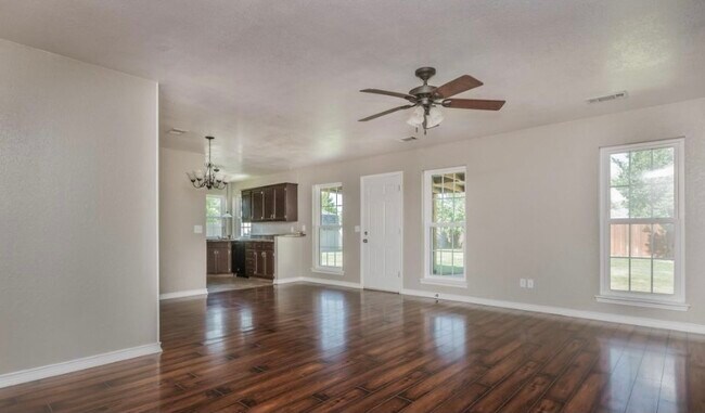 Foto del edificio - 7006 Newlin Cir