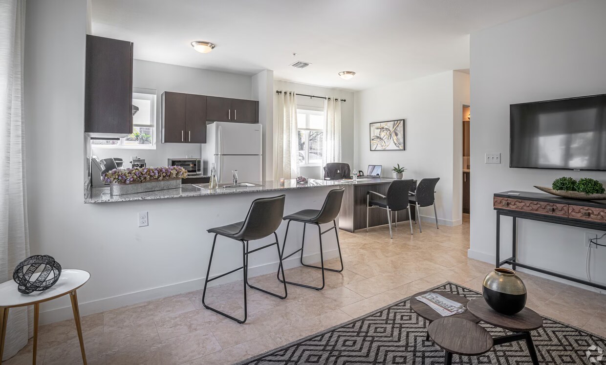 Foto principal - 407 W 77th St