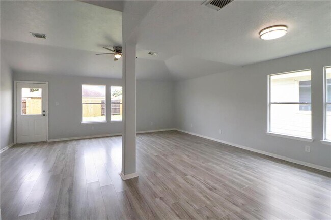 Building Photo - 19335 Otter Trail Ct
