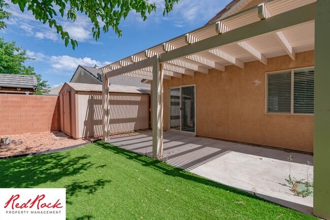 Building Photo - 2 Bedroom and 2 Bathroom Home near Quail C...
