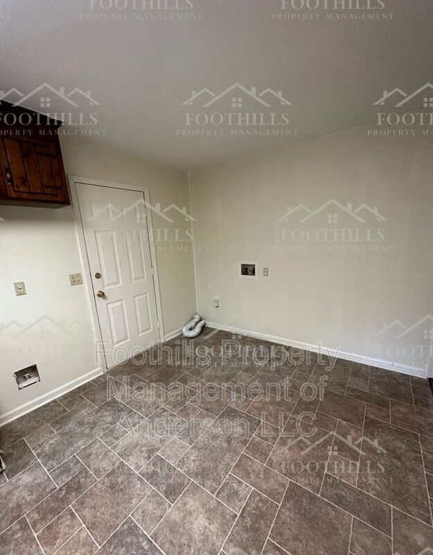Building Photo - 505 W Fredericks St