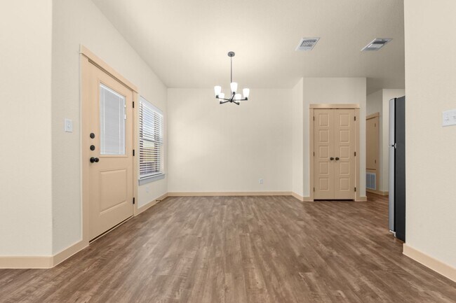 Foto del edificio - 5904 Cactus Flower Ln