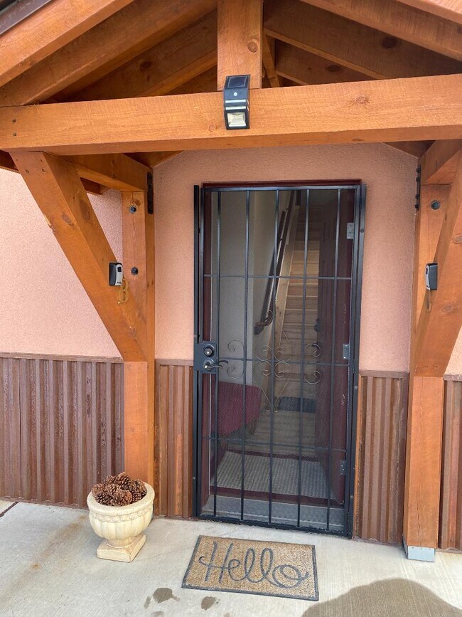 Foto del edificio - 444 E Montezuma Ave