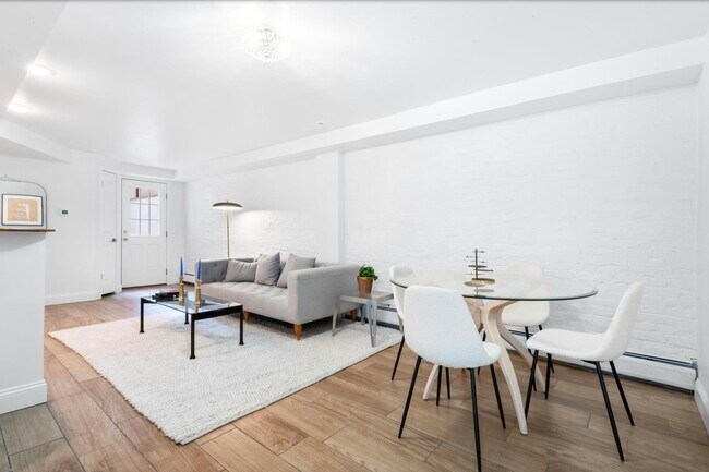 Building Photo - 1225 Garden St